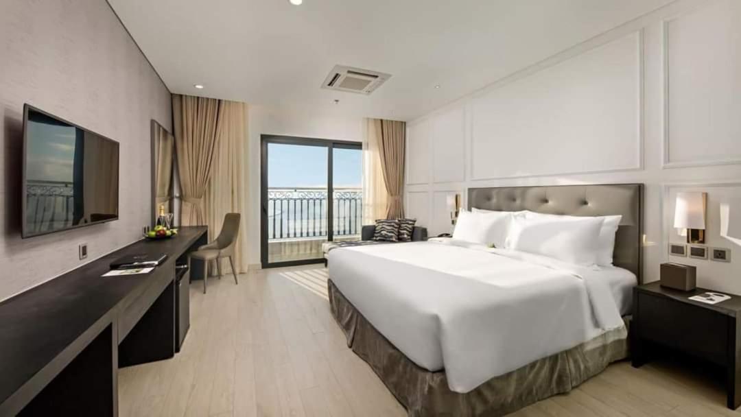 Golden Apartment With Sea View ダナン市 エクステリア 写真