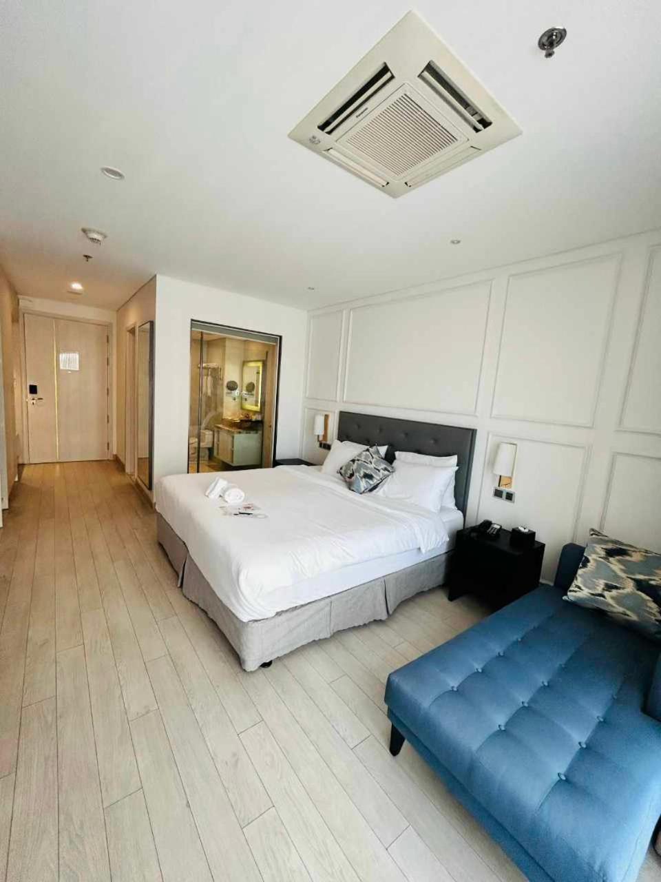 Golden Apartment With Sea View ダナン市 エクステリア 写真