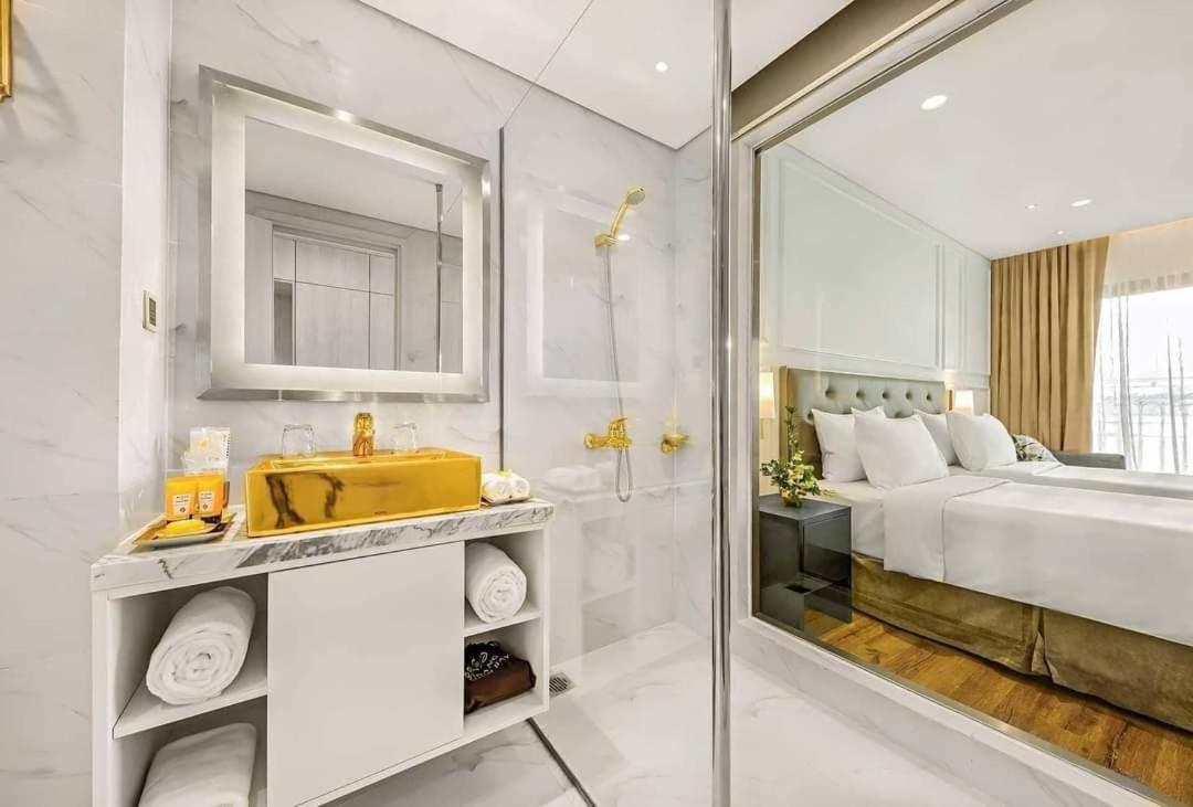 Golden Apartment With Sea View ダナン市 エクステリア 写真