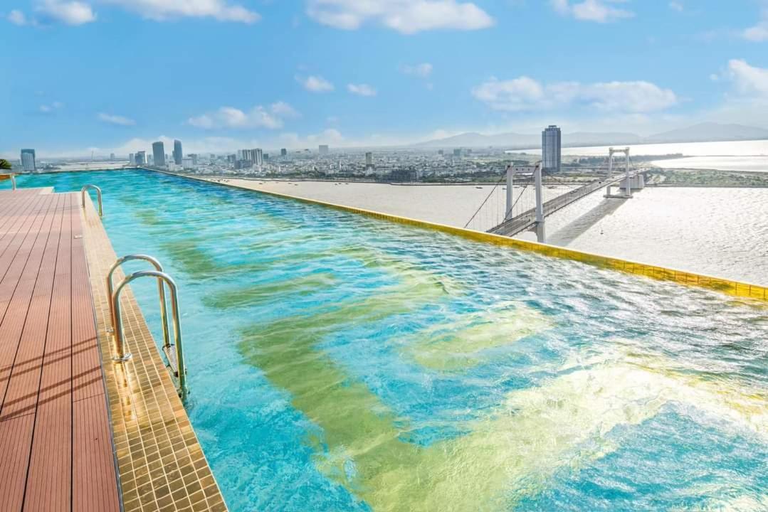 Golden Apartment With Sea View ダナン市 エクステリア 写真