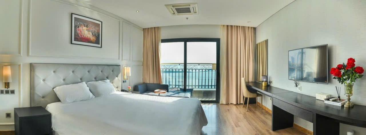 Golden Apartment With Sea View ダナン市 エクステリア 写真