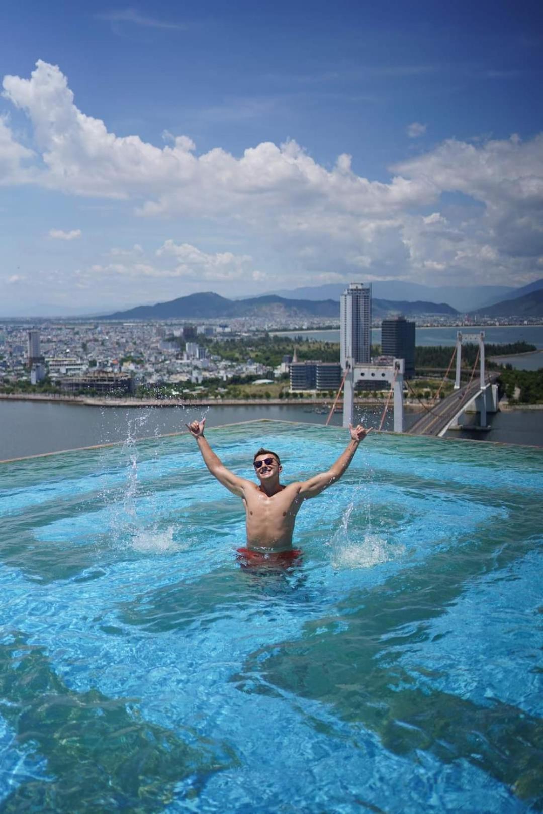 Golden Apartment With Sea View ダナン市 エクステリア 写真