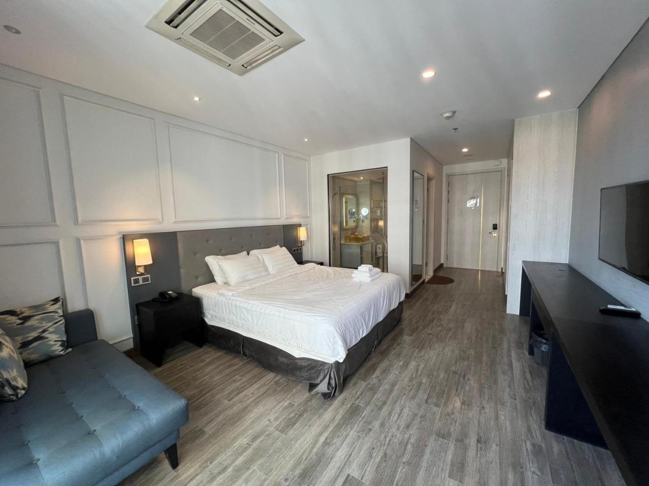 Golden Apartment With Sea View ダナン市 エクステリア 写真