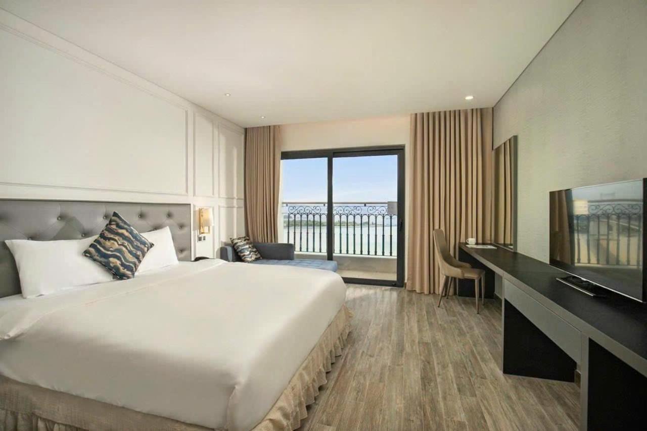 Golden Apartment With Sea View ダナン市 エクステリア 写真