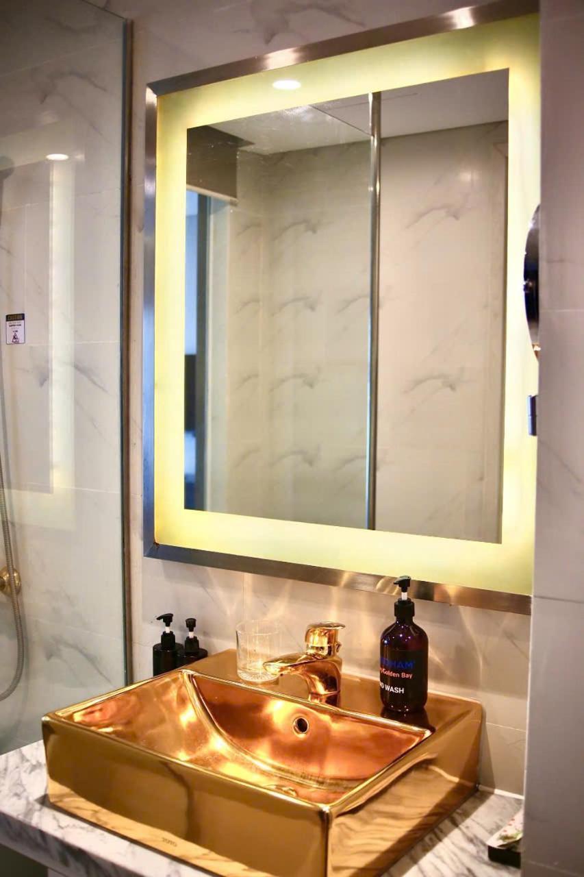 Golden Apartment With Sea View ダナン市 エクステリア 写真